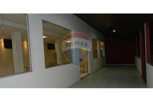 Imagem Galpão à Venda ou Locação, 296 m²em Bom Retiro - São José dos Campos