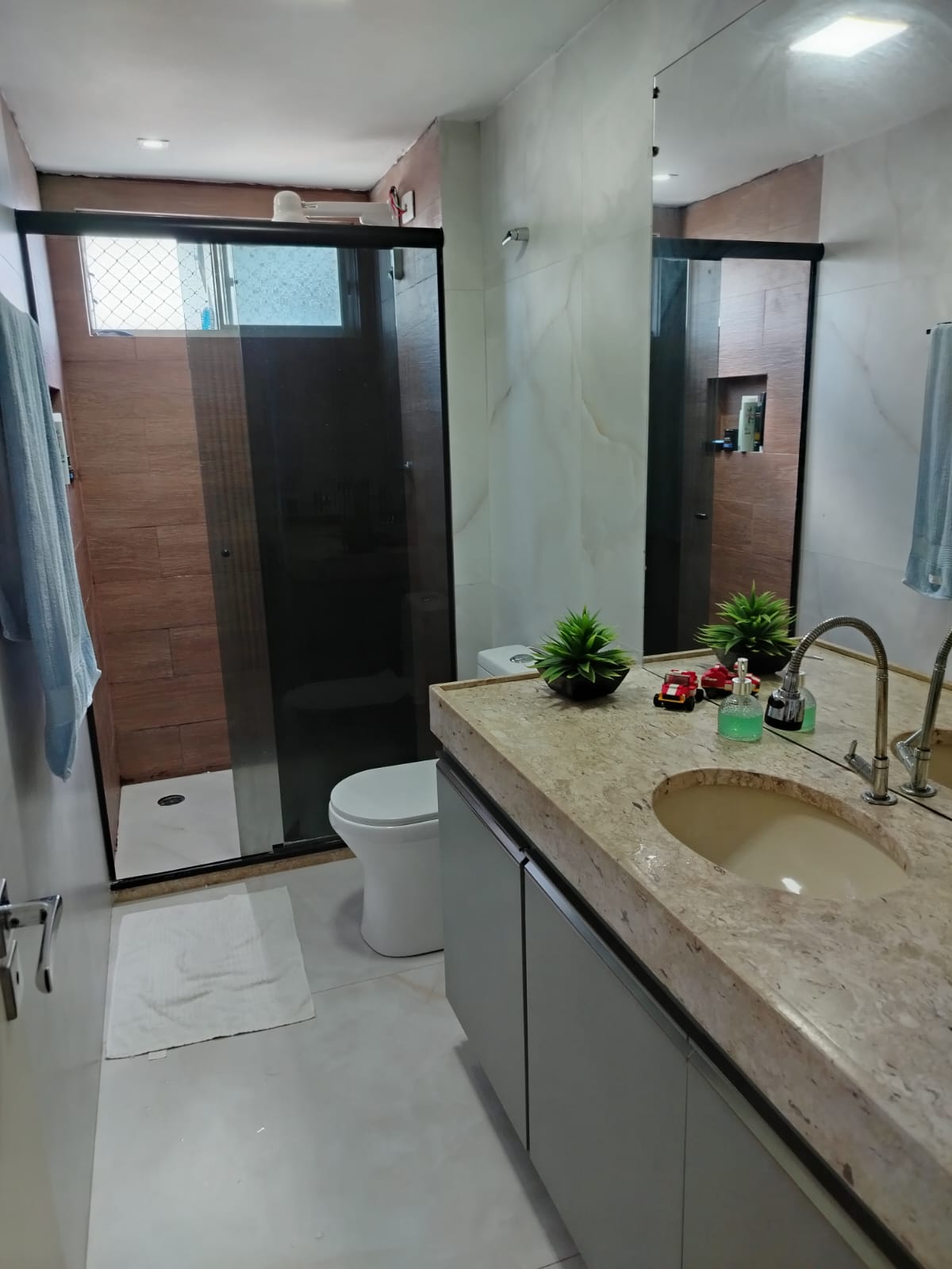 Imagem Apartamento com 4 Quartos à Venda, 198 m² em Aflitos - Recife