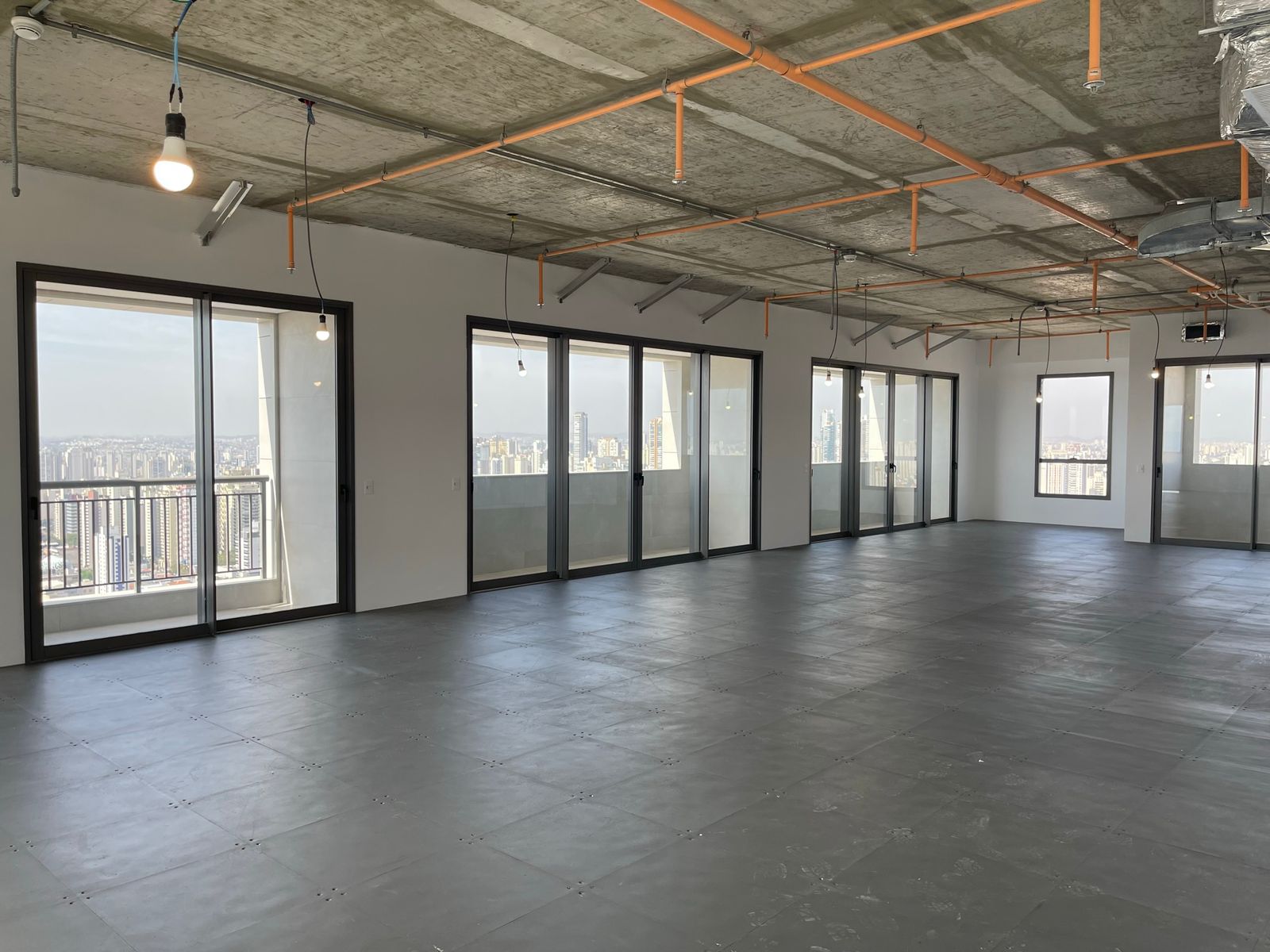 Imagem Sala Comercial para Alugar, 250 m²em Vila Azevedo - São Paulo