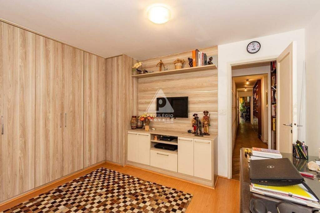 Imagem Apartamento com 3 Quartos à Venda, 195 m²em Copacabana - Rio de Janeiro