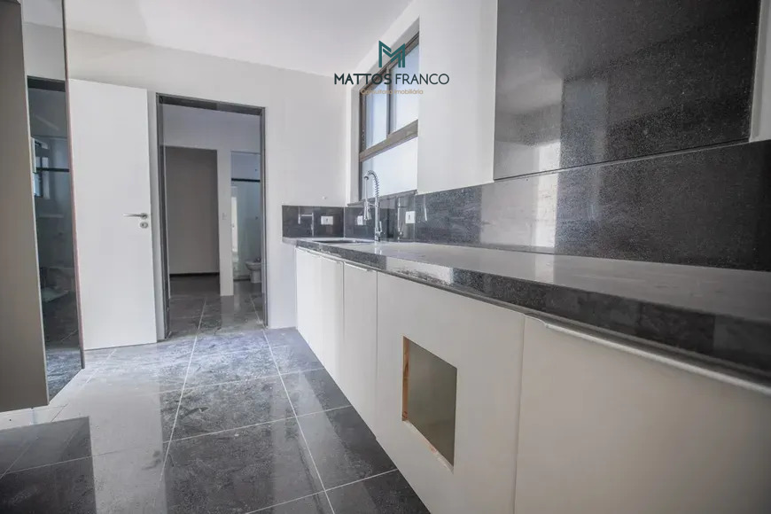 Imagem Apartamento com 4 Quartos à Venda, 131 m²em Santa Efigênia - Belo Horizonte