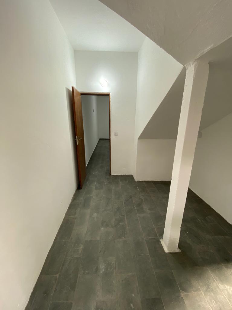 Foto do imóvel: Galpão para Alugar, 1.300 m² em Jardim Henriqueta - Taboão da Serra