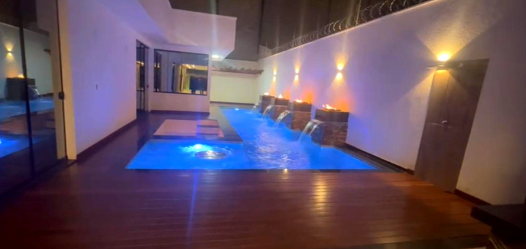 Foto do imóvel: Casa com 4 Quartos à Venda, 230 m² em Setor Faiçalville - Goiânia