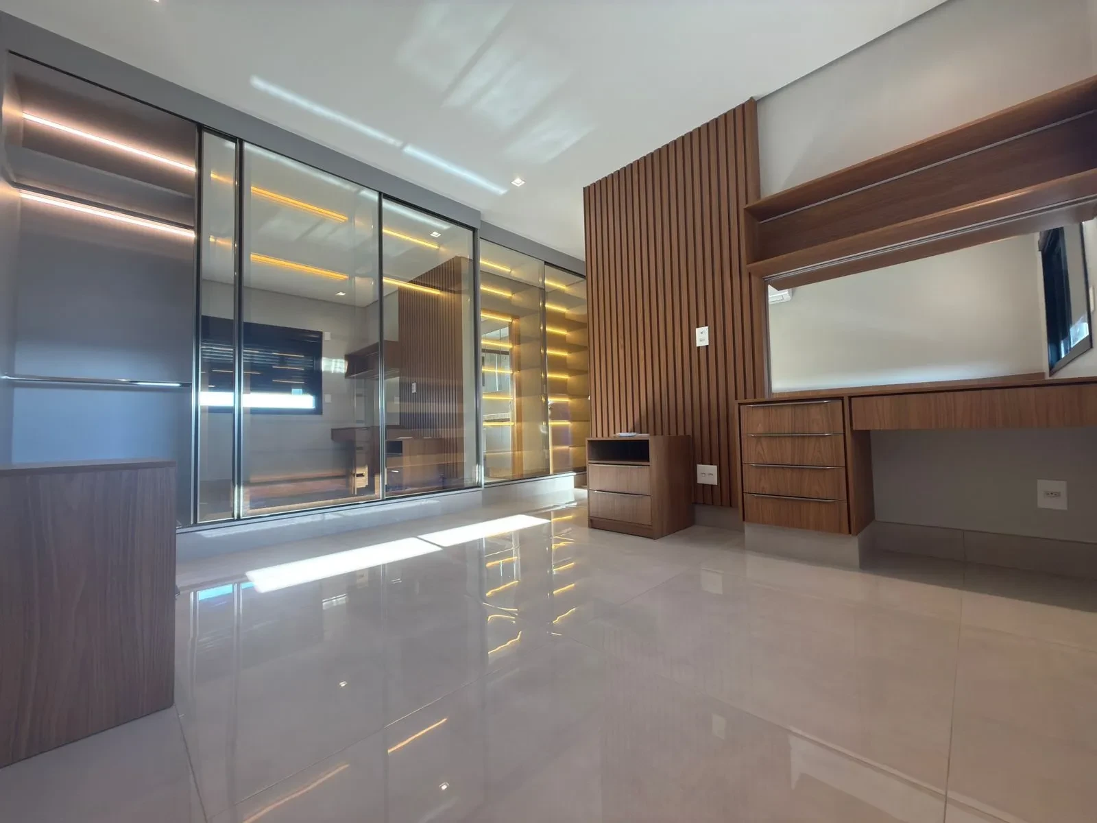 Imagem Apartamento com 4 Quartos para Alugar, 257 m² em Jardim Sumaré - Araçatuba