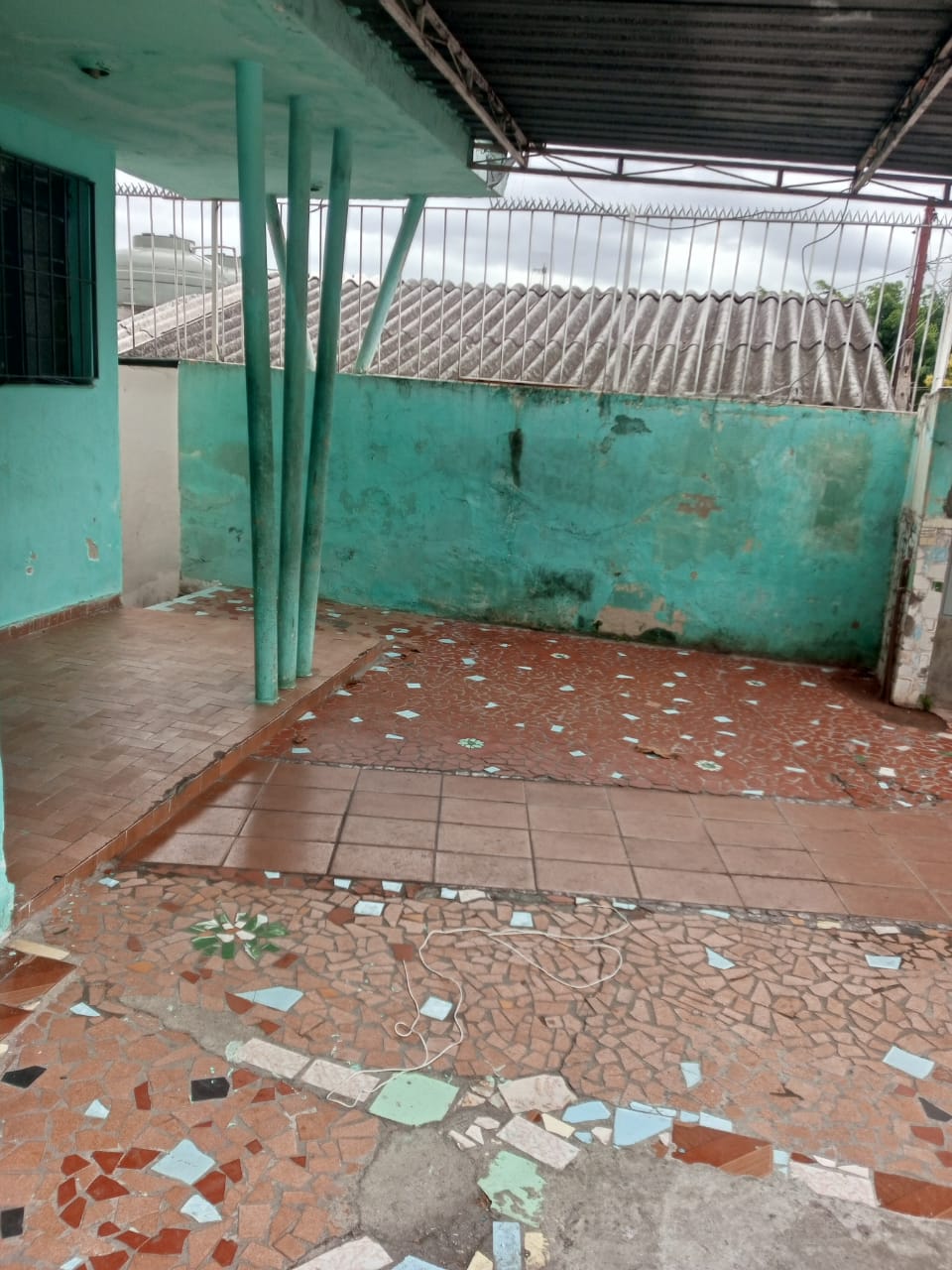 Imagem Casa com 2 Quartos para Alugar, 250 m² em Vila Serralheiro - São Paulo