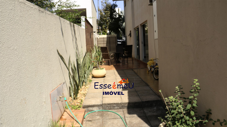 Imagem Casa com 5 Quartos à Venda, 250 m² em Jardins Madri - Goiânia