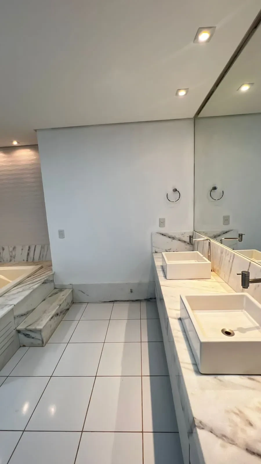 Imagem Casa de Condomínio com 4 Quartos à Venda, 325 m² em Cidade Vera Cruz - Jardins Mônaco - Aparecida de Goiânia