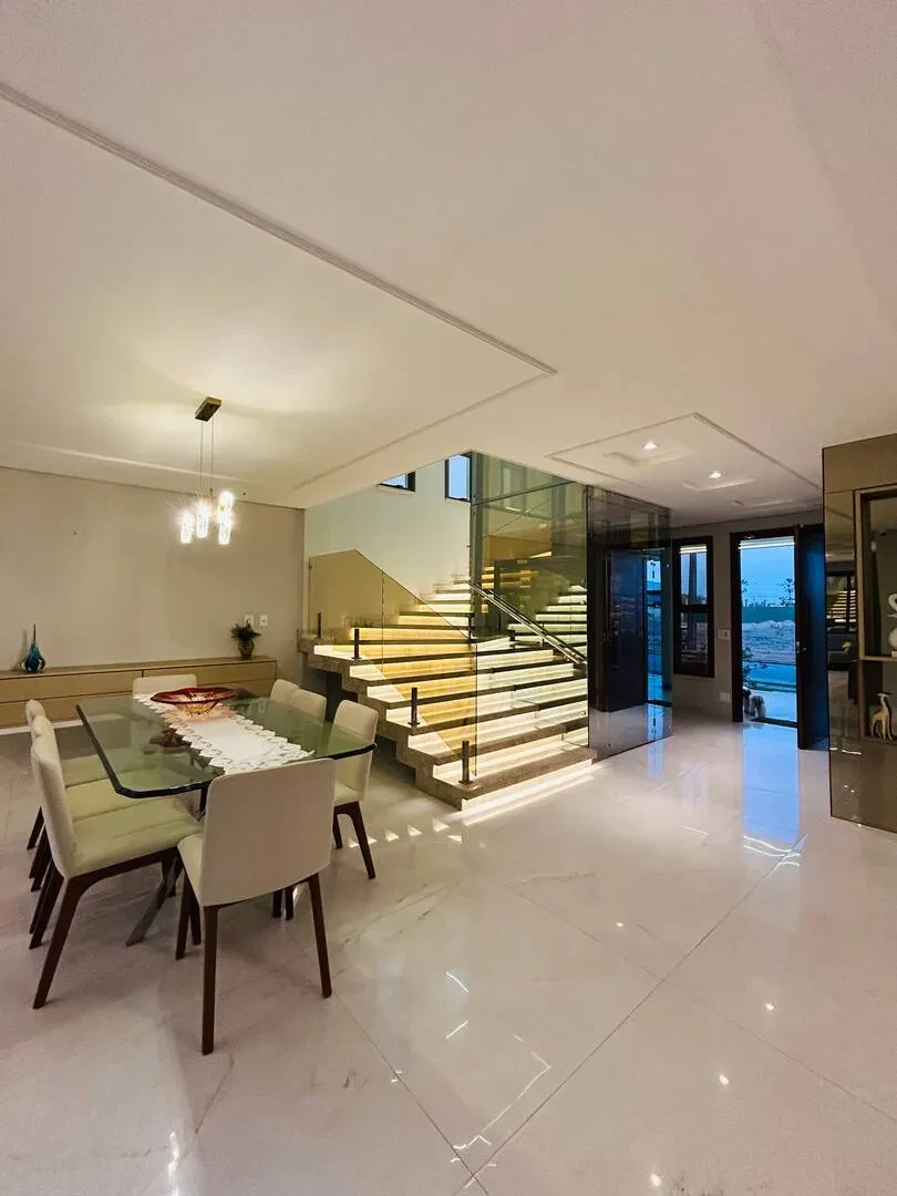 Imagem Casa de Condomínio com 4 Quartos à Venda, 326 m² em Cidade Alpha - Eusébio