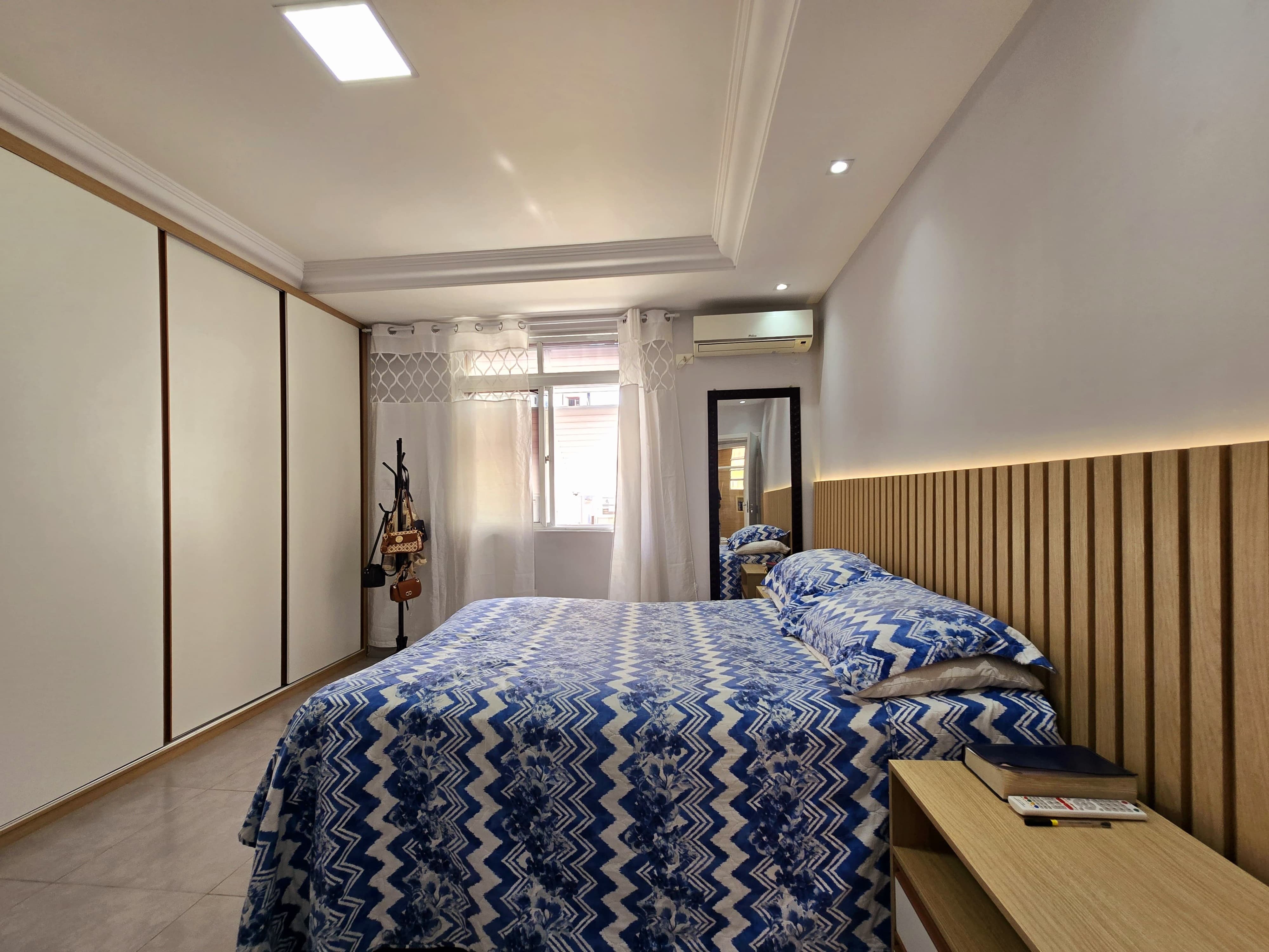 Imagem Apartamento com 2 Quartos à Venda, 75 m²em Ponta da Praia - Santos