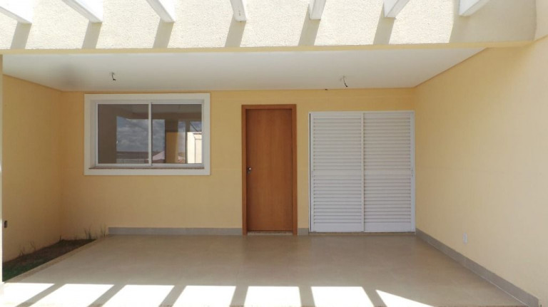 Imagem Casa de Condomínio com 3 Quartos à Venda, 114 m² em Moinho dos Ventos - Goiânia