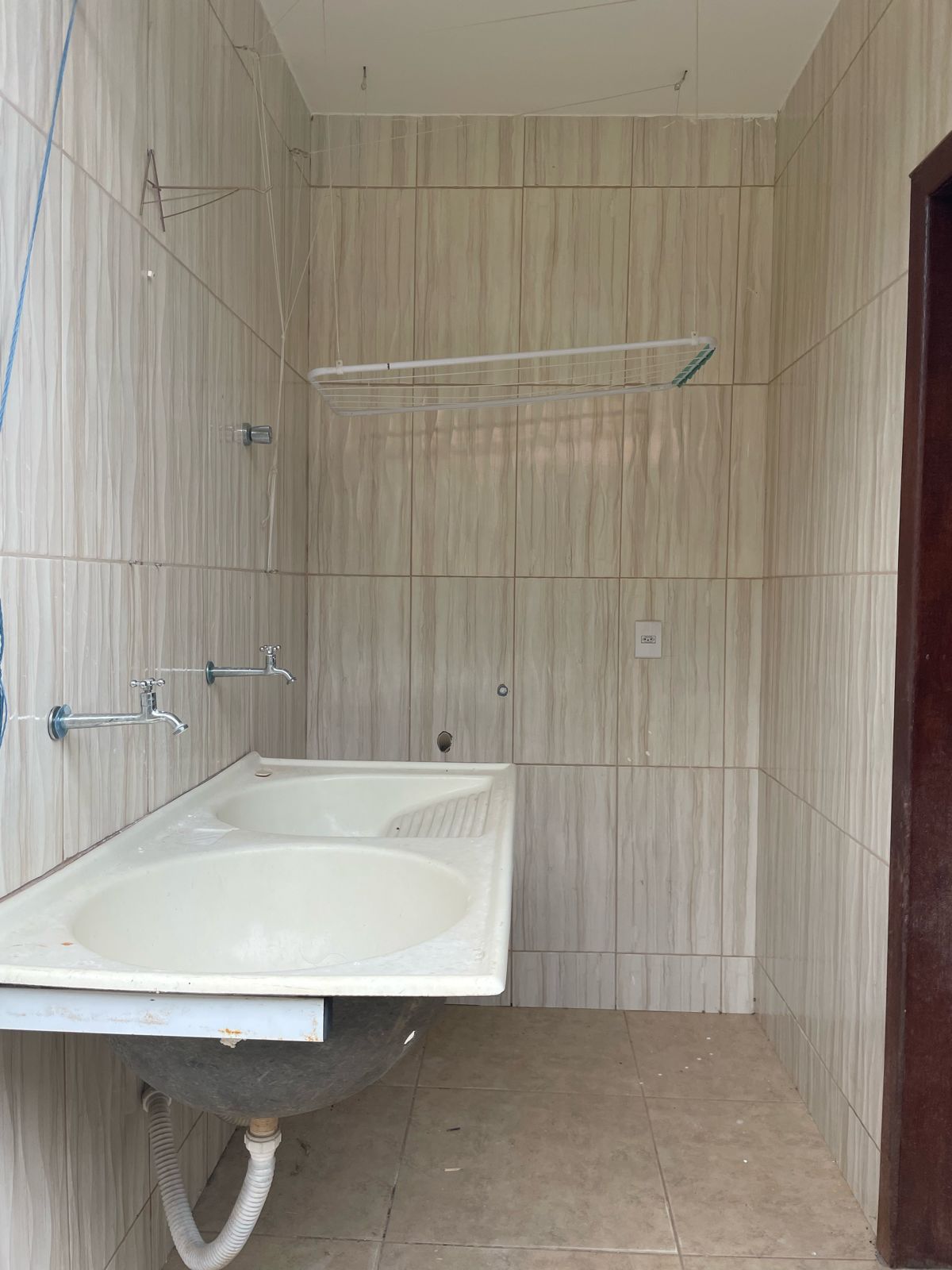 Imagem Casa de Condomínio com 3 Quartos à Venda, 1 m²em Condomínio Vale do Ouro - Ribeirão das Neves
