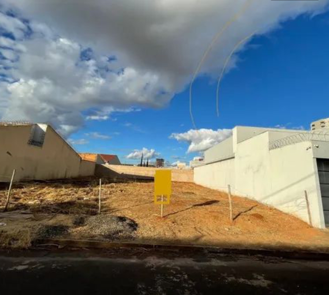 Imagem Terreno à Venda, 300 m²em Novo Mundo - Uberlândia