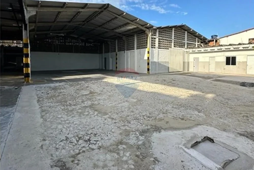 Imagem Galpão para Alugar, 1250 metros em Montese - Fortaleza