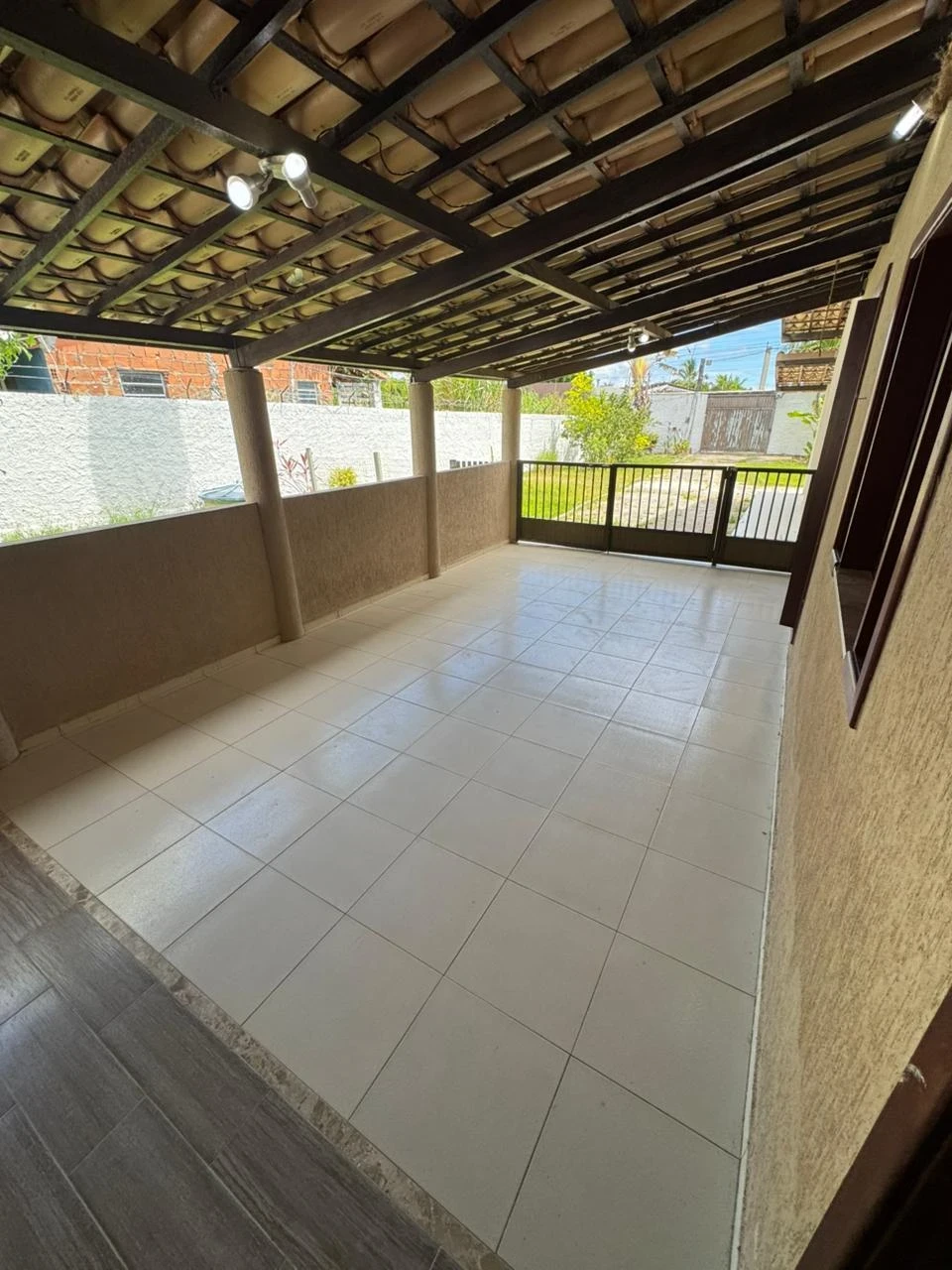 Foto do imóvel: Chácara com 4 Quartos para Alugar, 1000 m² em Catu de Abrantes (Abrantes) - Camaçari