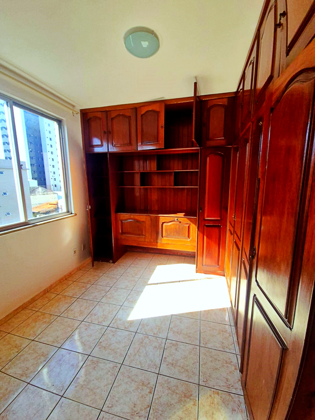 Imagem Apartamento com 3 Quartos para Alugar, 100 m² em Cremação - Belém