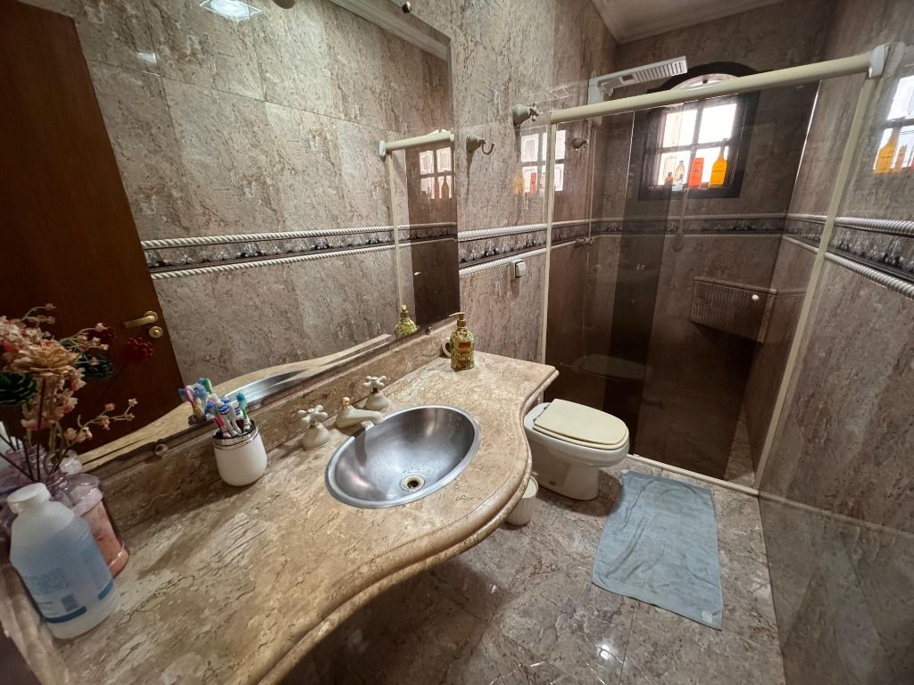 Imagem Casa com 4 Quartos à Venda, 249 m² em Tijuca - Contagem