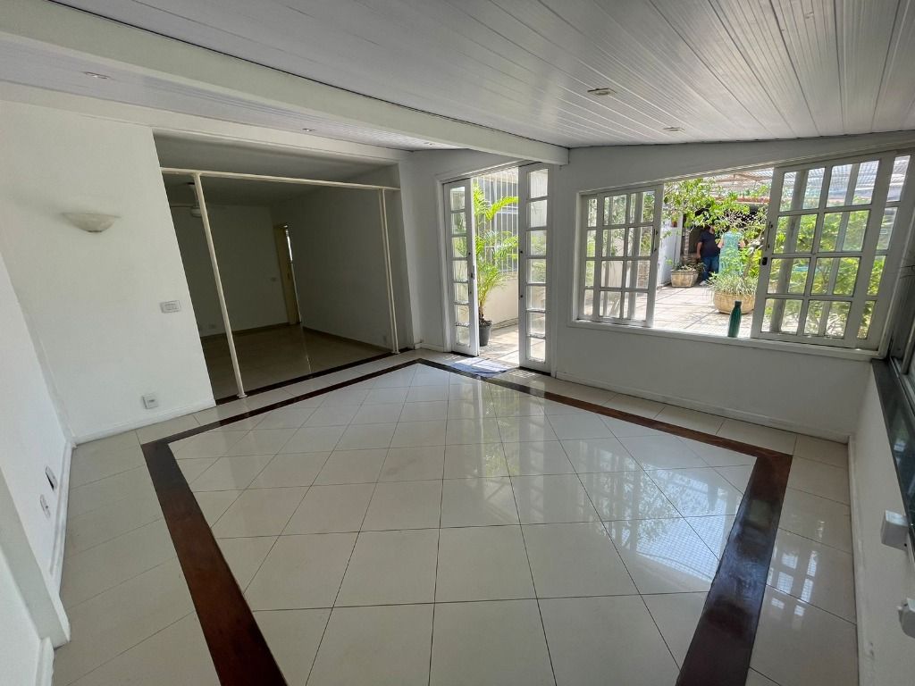 Imagem Apartamento com 2 Quartos à Venda, 142 m²em Icaraí - Niterói