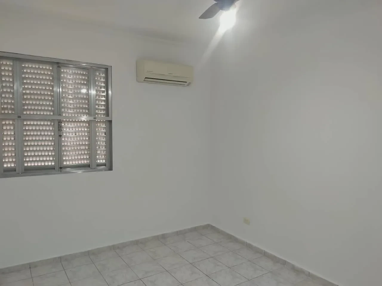 Imagem Apartamento com 2 Quartos à Venda, 60 m² em Encruzilhada - Santos
