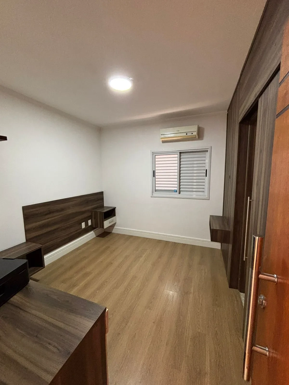 Imagem Casa com 3 Quartos à Venda, 220 metros em Jardim Universo - Mogi das Cruzes