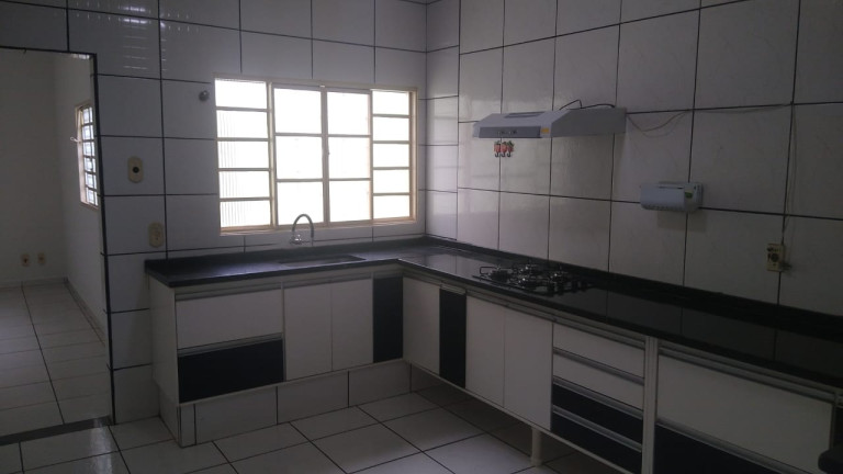Imagem Casa com 3 Quartos à Venda, 200 m² em Palmeiras - Araçatuba