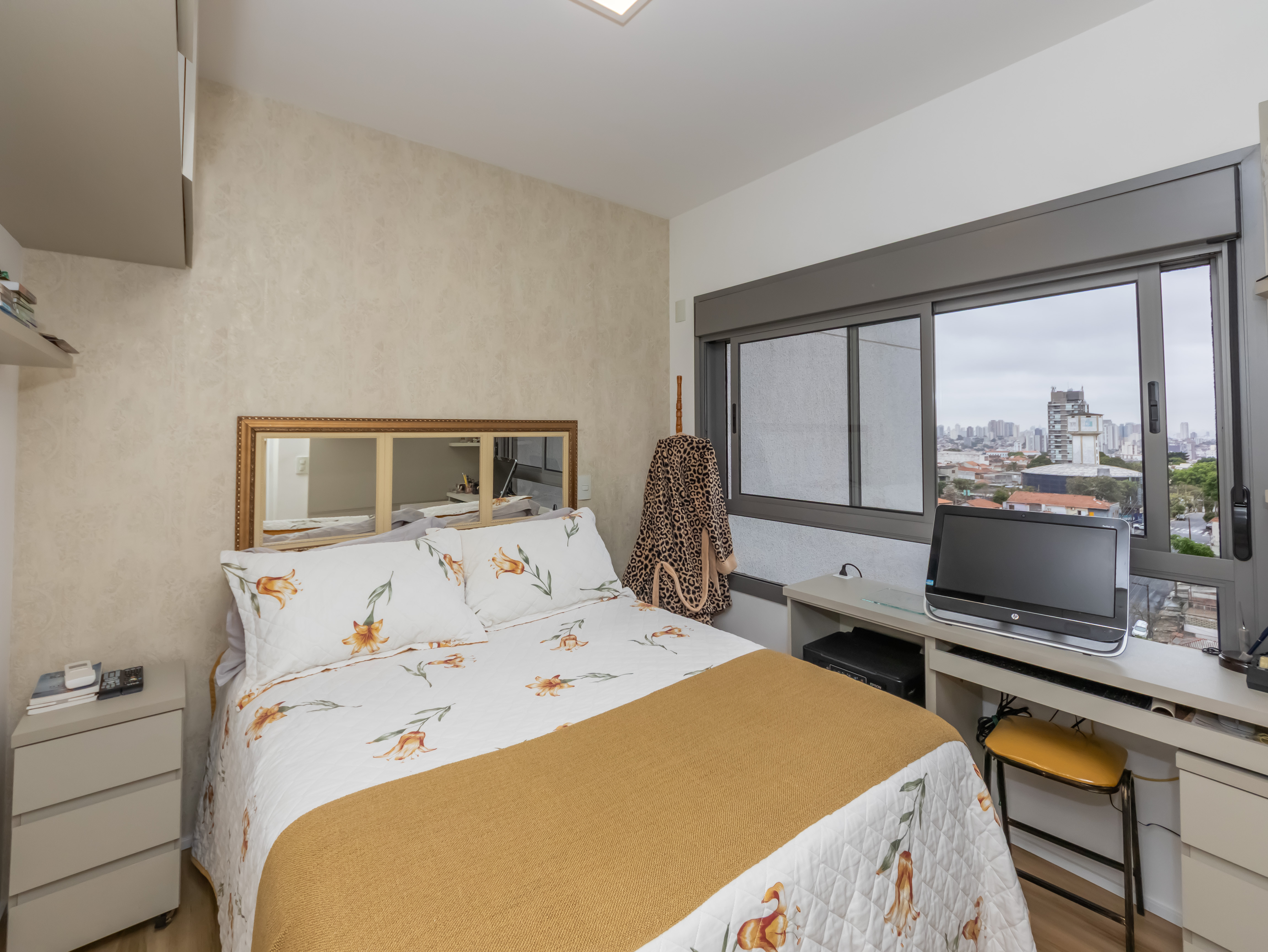 Apartamento com 2 Quartos à Venda, 73 m² em Vila Dom Pedro I - São Paulo