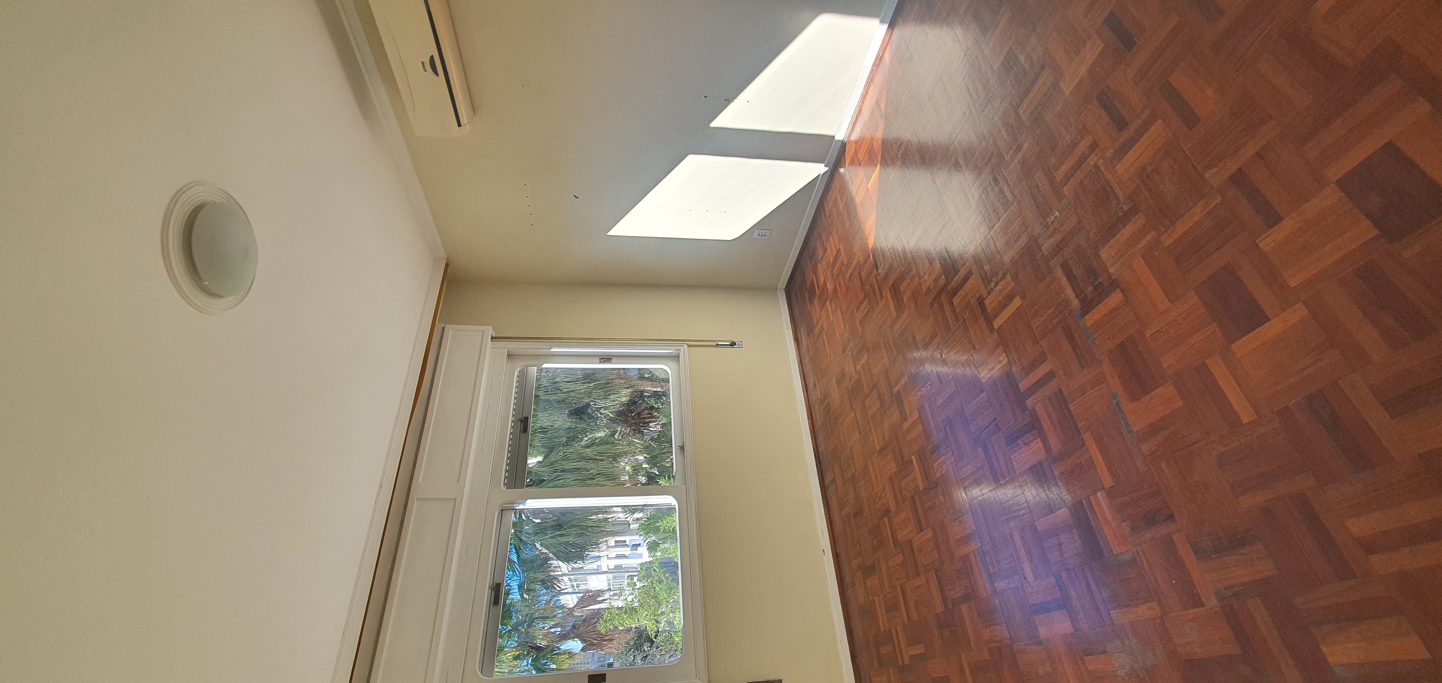 Imagem Apartamento com 2 Quartos à Venda, 90 m²em Menino Deus - Porto Alegre