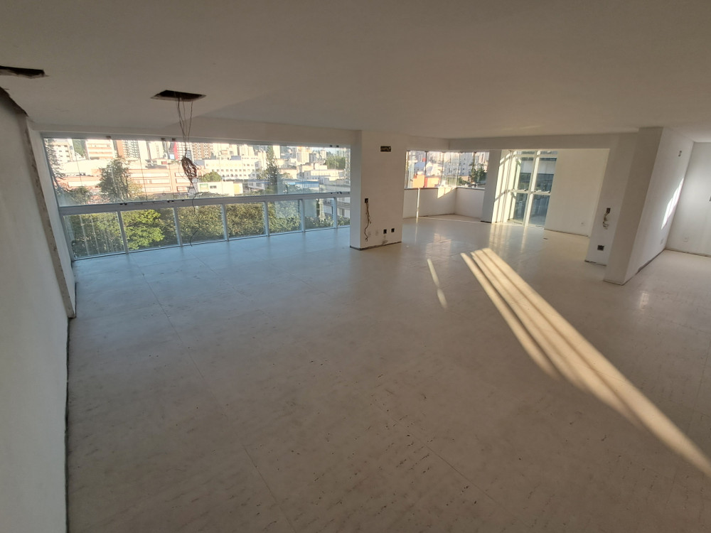 Imagem Apartamento com 3 Quartos à Venda, 240 m²em Centro - Criciúma