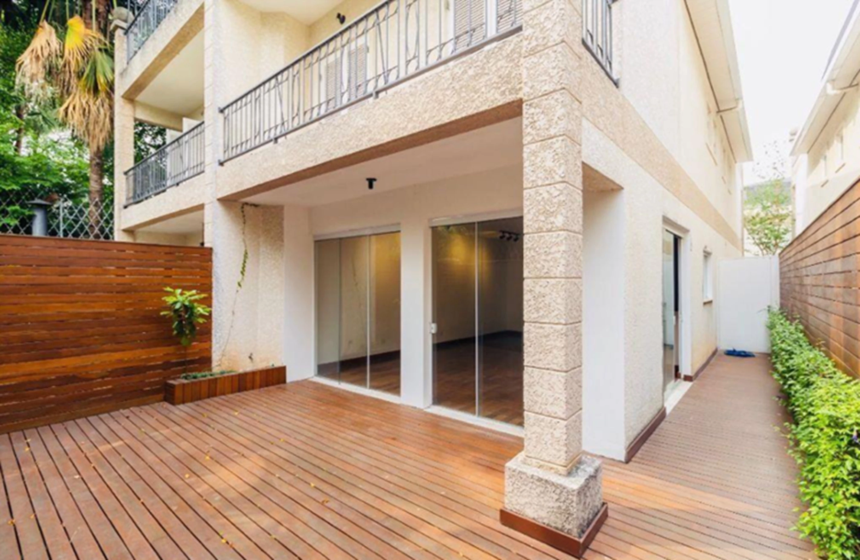 Casa de Condomínio com 3 Quartos à Venda, 300 m² em Jardim Viana - São Paulo