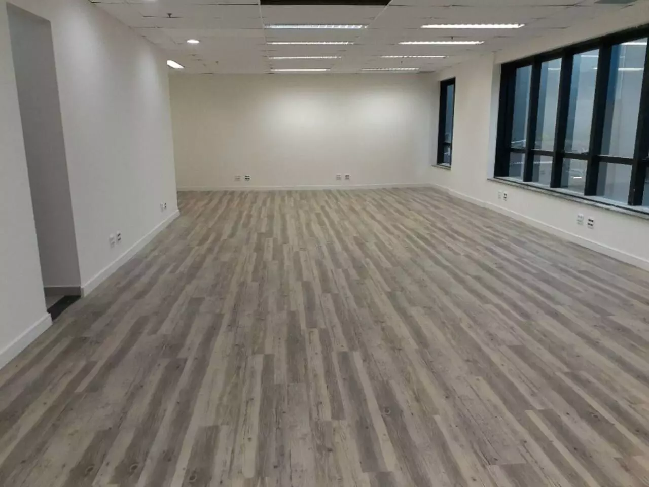 Sala Comercial para Alugar, 88 m² em Vila Olímpia - São Paulo