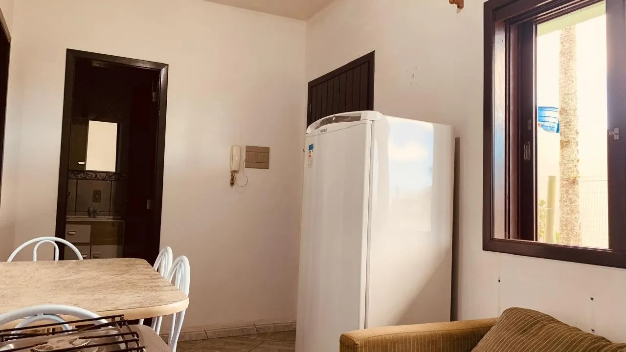 Imagem Apartamento com 1 Quarto à Venda, 30 metros em Torres - Torres