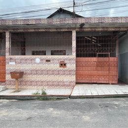 Casa com 4 Quartos à Venda, 273 m²em Monte das Oliveiras - Manaus