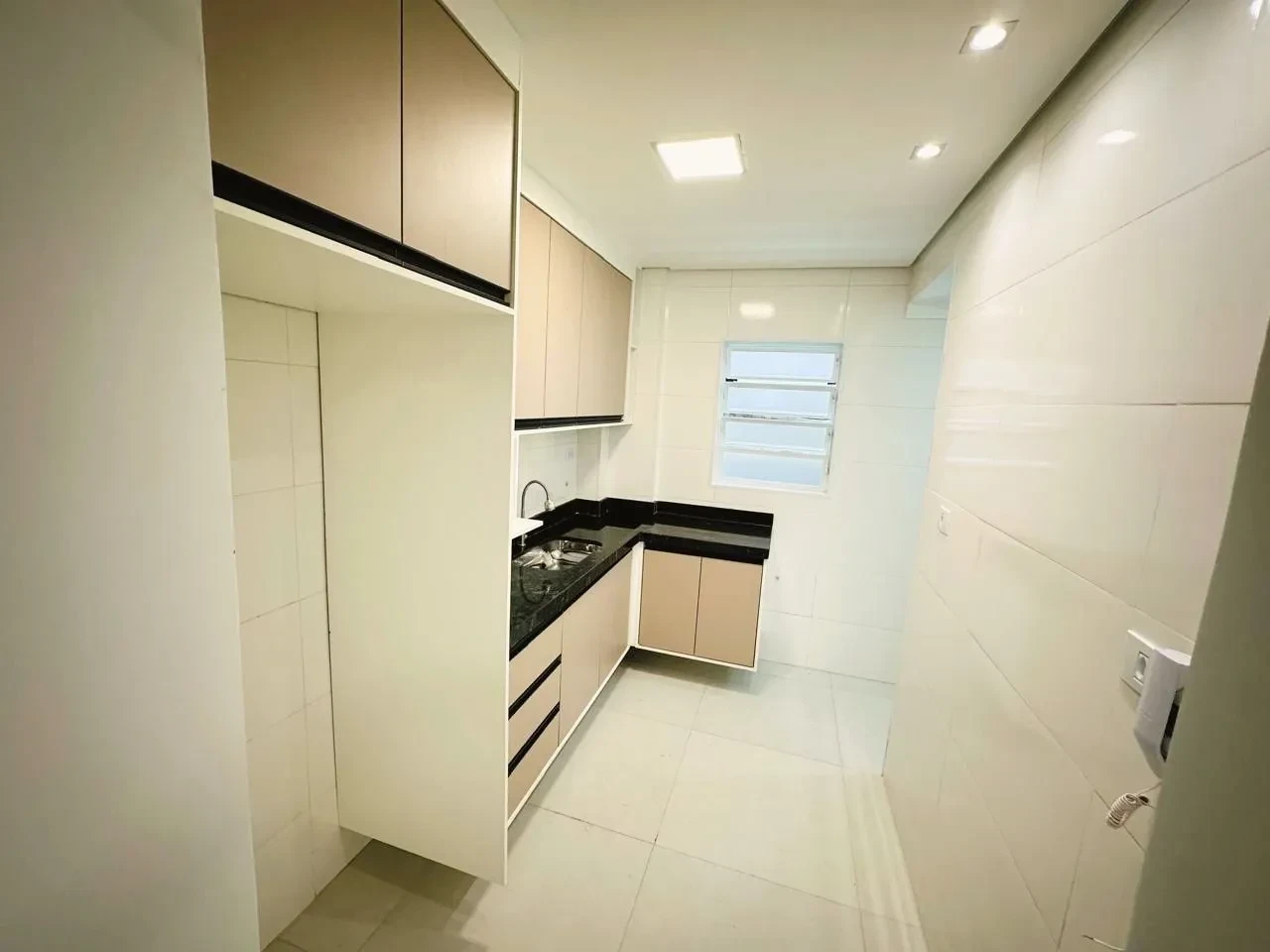 Imagem Apartamento com 2 Quartos à Venda, 63 m² em Ponta da Praia - Santos
