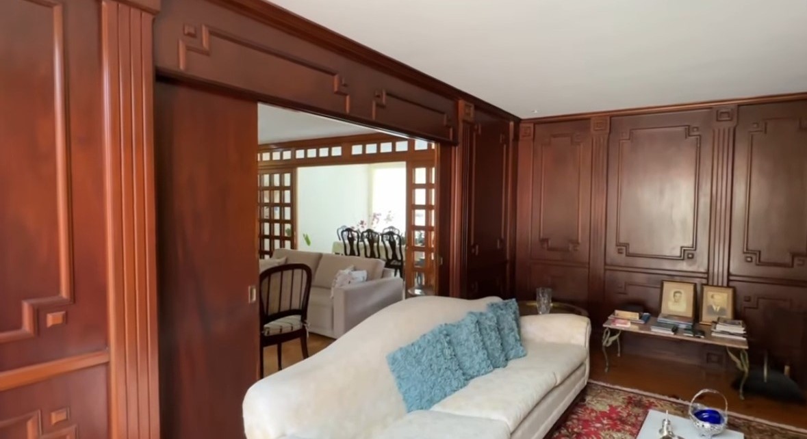 Imagem Casa com 4 Quartos à Venda, 441 m² em Castelanea - Petrópolis