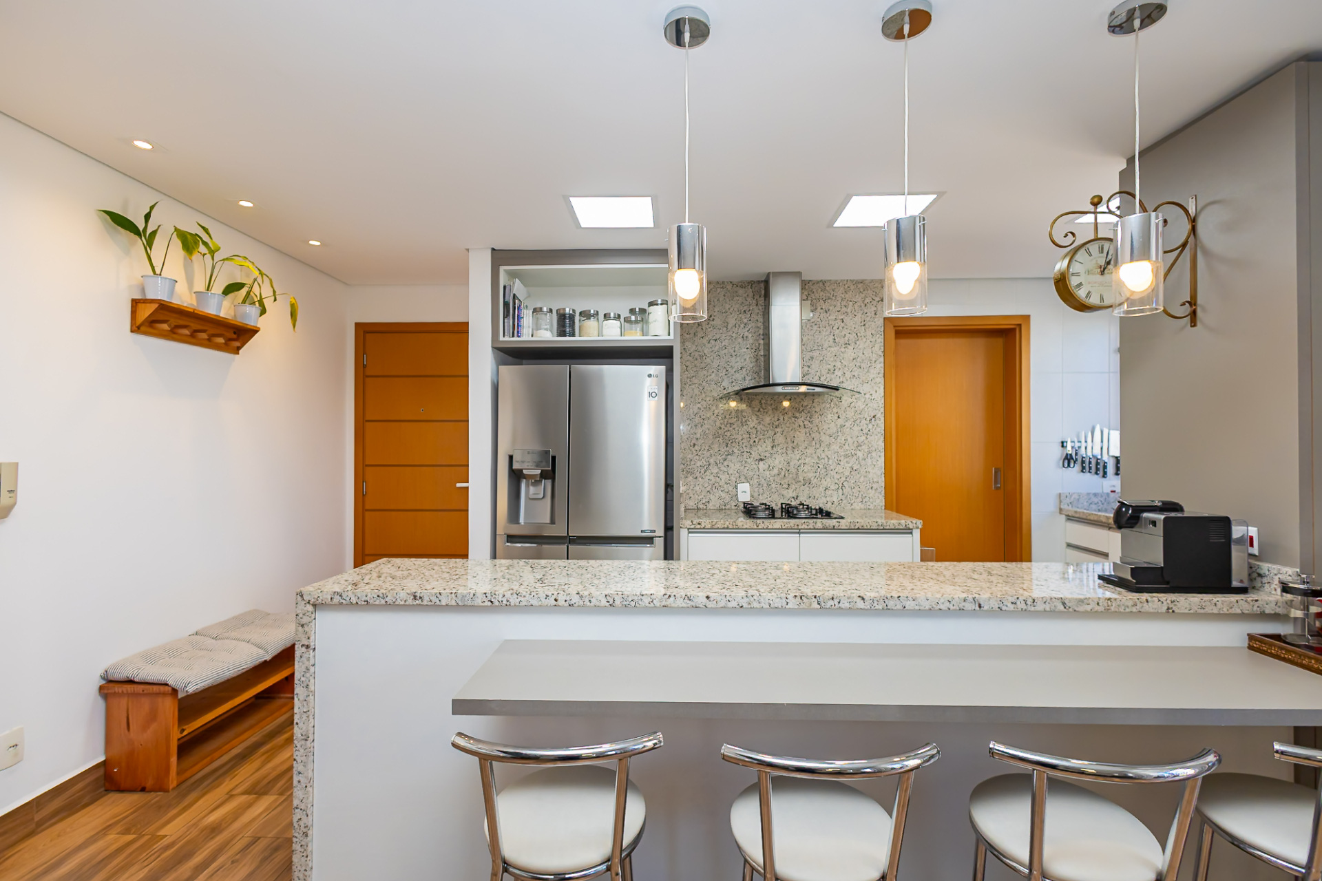 Imagem Apartamento com 2 Quartos à Venda, 170 m² em Cabral - Curitiba