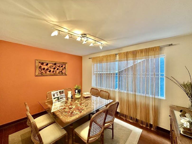 Foto do imóvel: Casa com 4 Quartos à Venda, 228 m² em Jardim Jussara - São Paulo