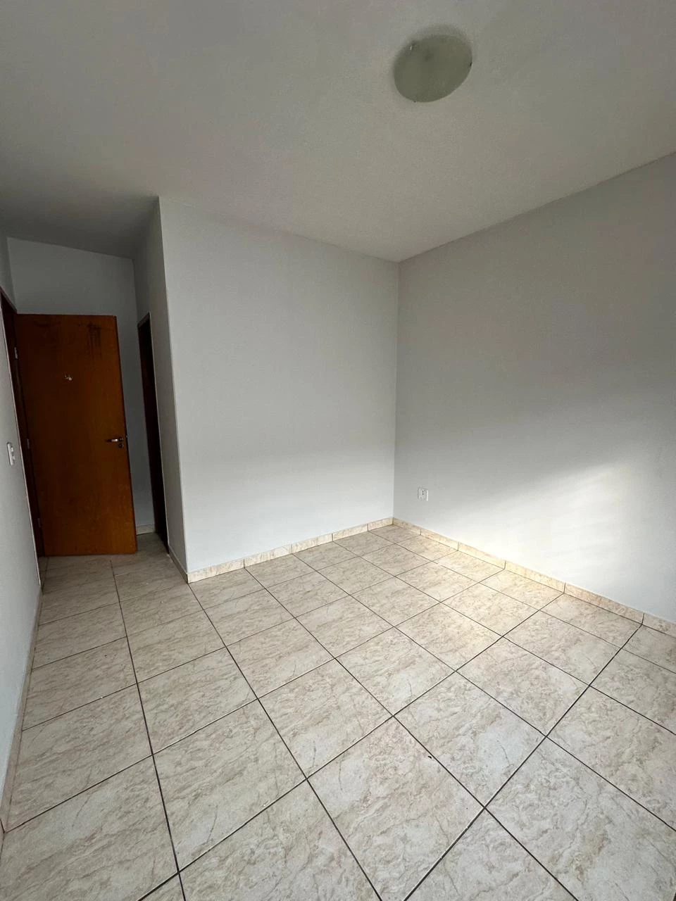Imagem Casa com 2 Quartos à Venda, 75 m² em Residencial Recanto do Bosque - Goiânia Imagem Casa com 2 Quartos à Venda, 75 m² em Residencial Recanto do Bosque - Goiânia