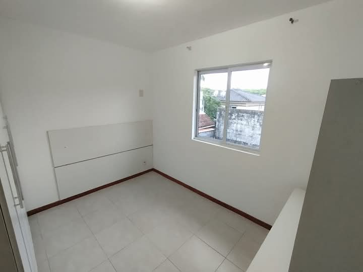 Imagem Casa de Condomínio com 3 Quartos para Alugar, 200 m²em Vila de Abrantes (Abrantes) - Camaçari