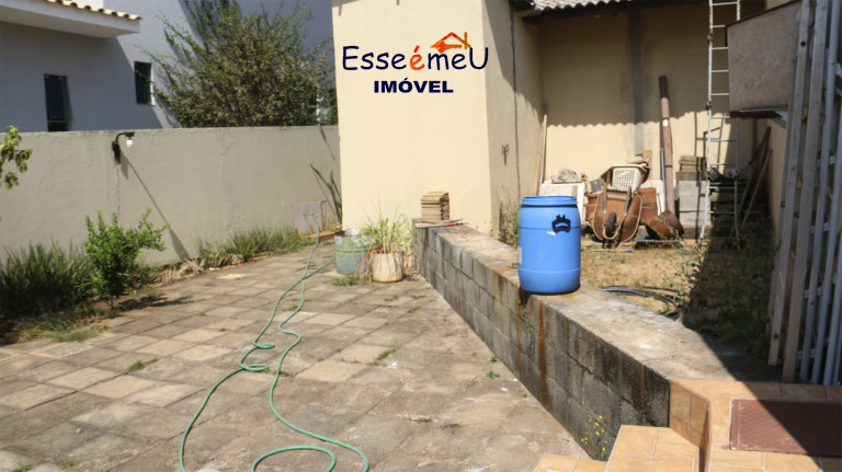 Imagem Casa com 5 Quartos à Venda, 250 m² em Jardins Madri - Goiânia