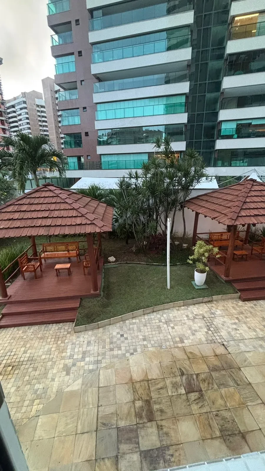 Imagem Apartamento com 4 Quartos à Venda ou Locação, 141 metros em Alphaville I - Salvador
