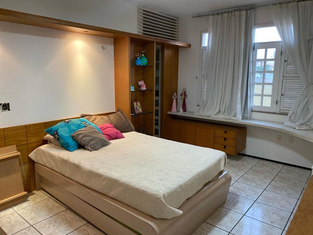 Imagem Casa com 5 Quartos para Alugar, 435 m²em Engenheiro Luciano Cavalcante - Fortaleza