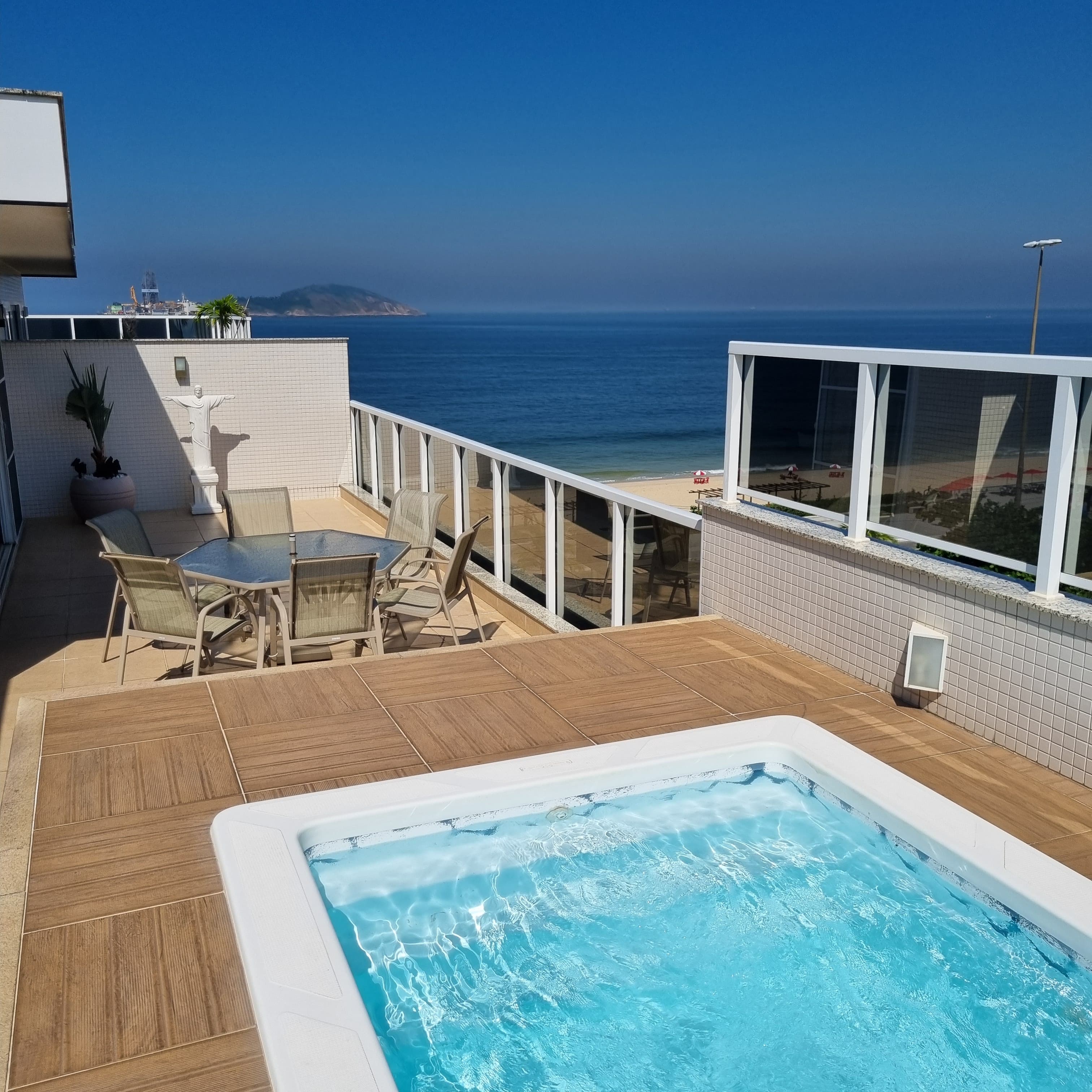 Imagem Cobertura com 4 Quartos à Venda, 299 m²em Piratininga - Niterói