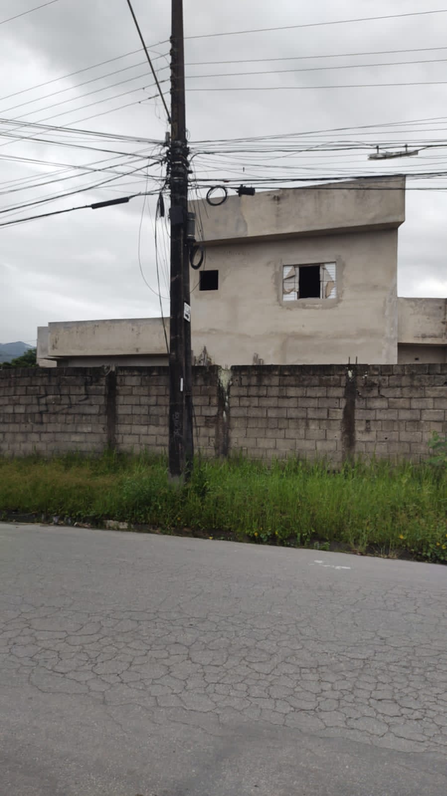 Imagem Sobrado com 2 Quartos à Venda, em Peruibe - Peruíbe