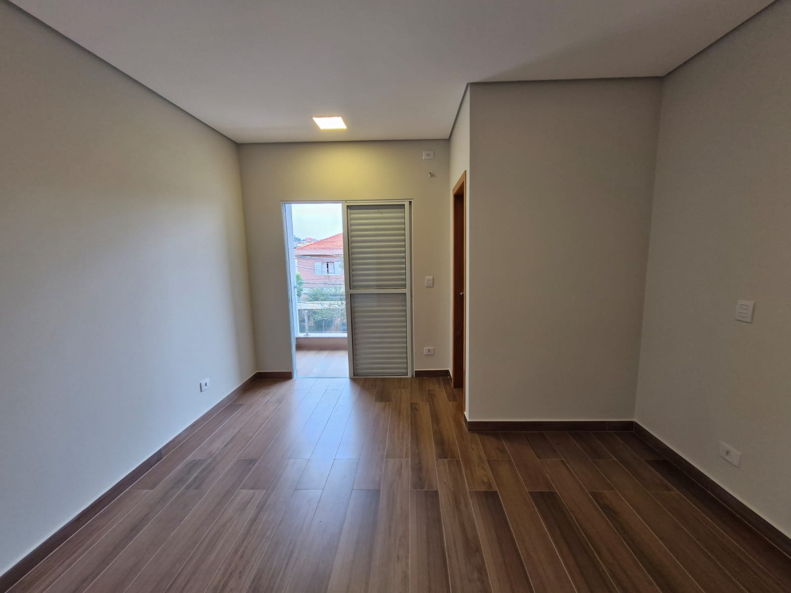 Imagem Sobrado com 3 Quartos à Venda, 193 m²em Jardim Santo Elias - São Paulo