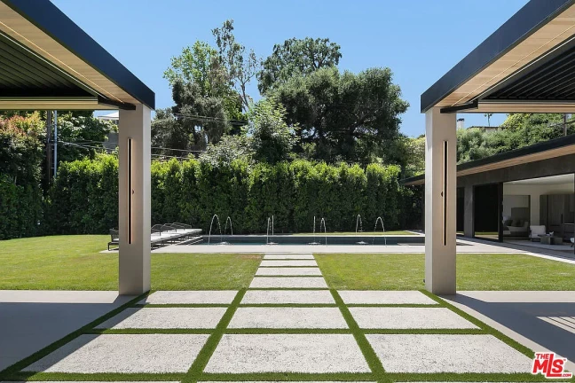 Foto do imóvel: Casa de Condomínio com 7 Quartos à Venda, 982 m²em Alphaville Residencial Um - Barueri