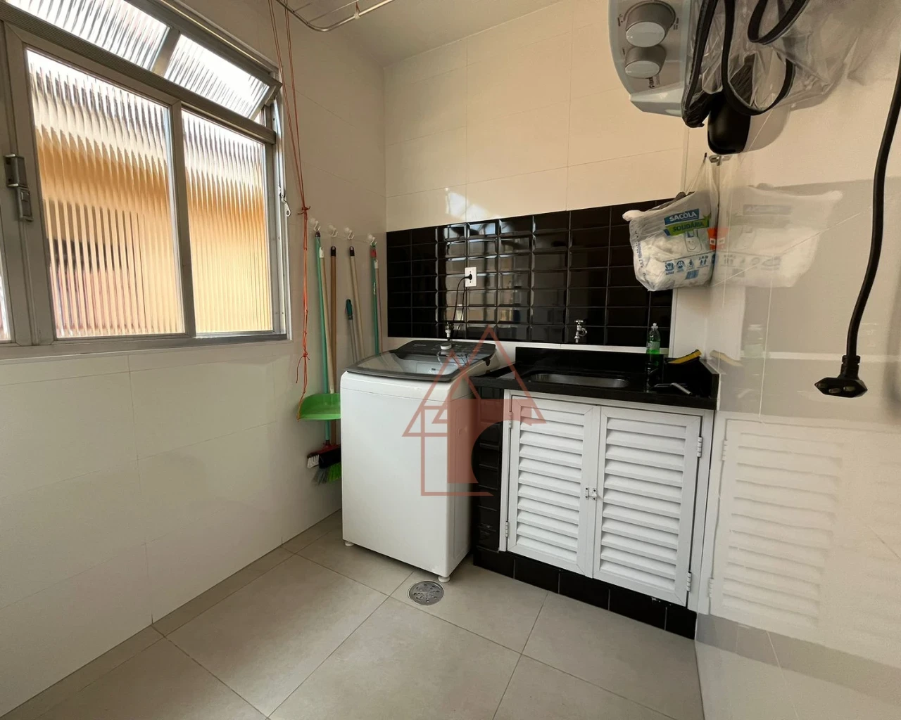 Imagem Apartamento com 2 Quartos à Venda, 79 m² em Marapé - Santos