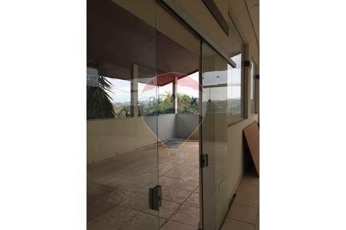 Imagem Galpão à Venda ou Locação, 296 m²em Bom Retiro - São José dos Campos