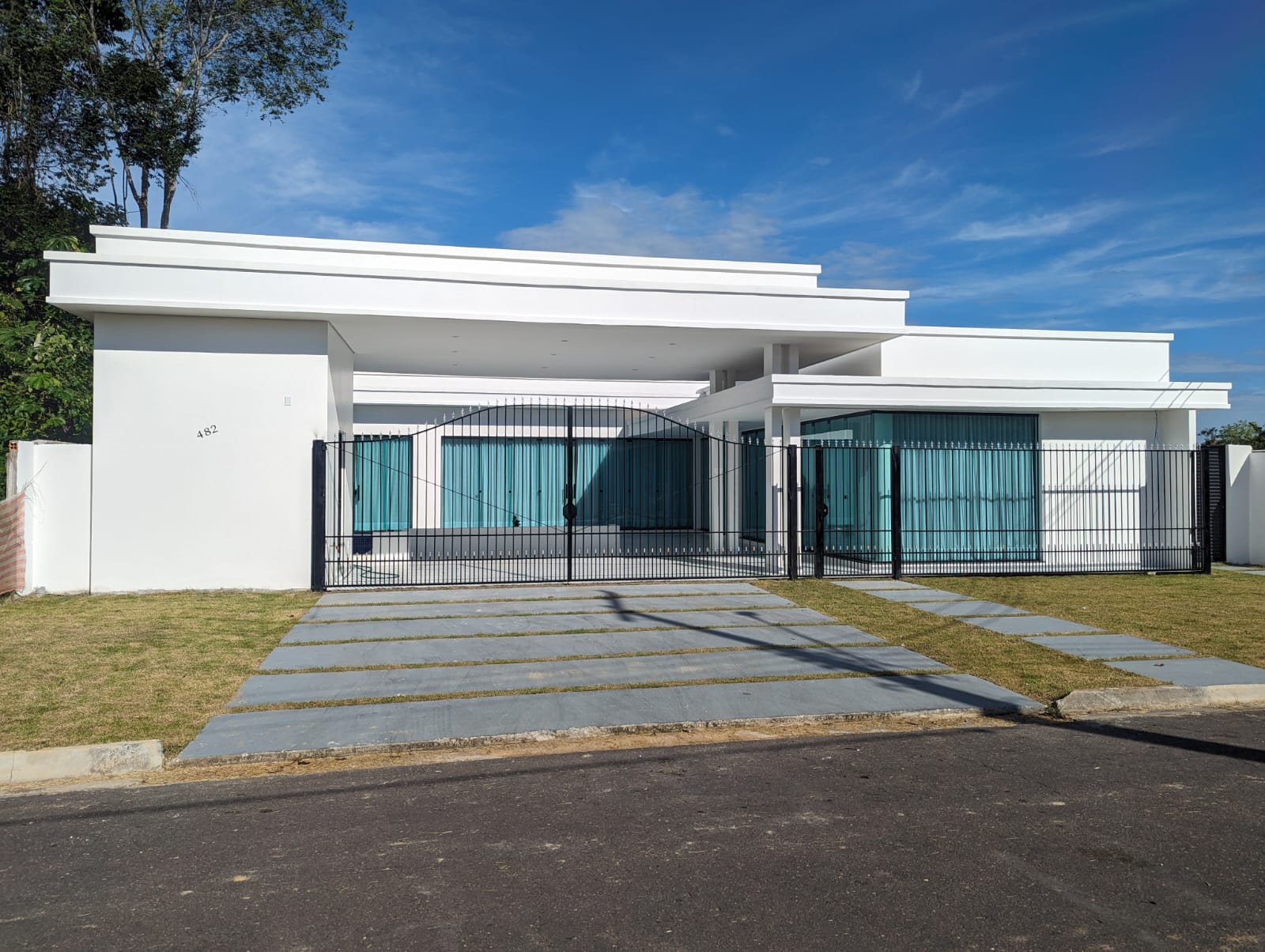 Imagem Casa de Condomínio com 3 Quartos à Venda, 290 m²em Ponta Negra - Manaus