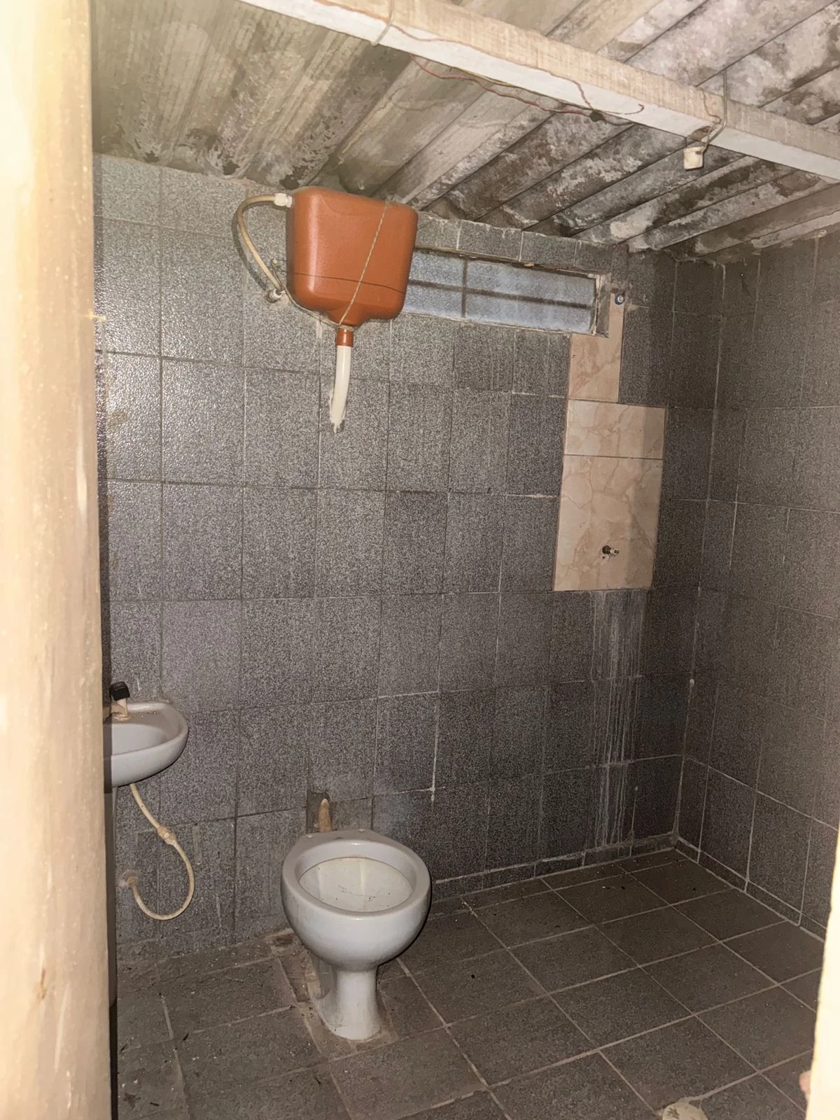 Imagem Casa com 3 Quartos à Venda, 100 m² em Setor Garavelo - Aparecida de Goiânia