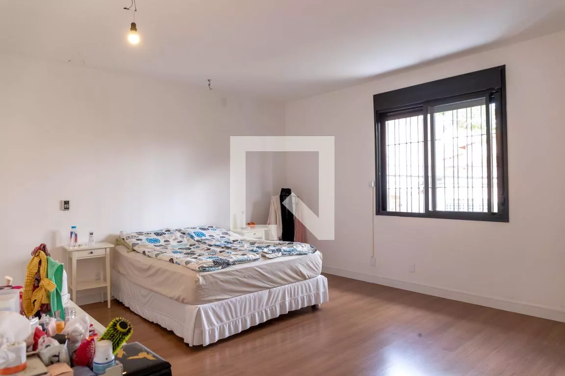 Imagem Casa com 4 Quartos à Venda, 257 m²em Vila Gumercindo - São Paulo