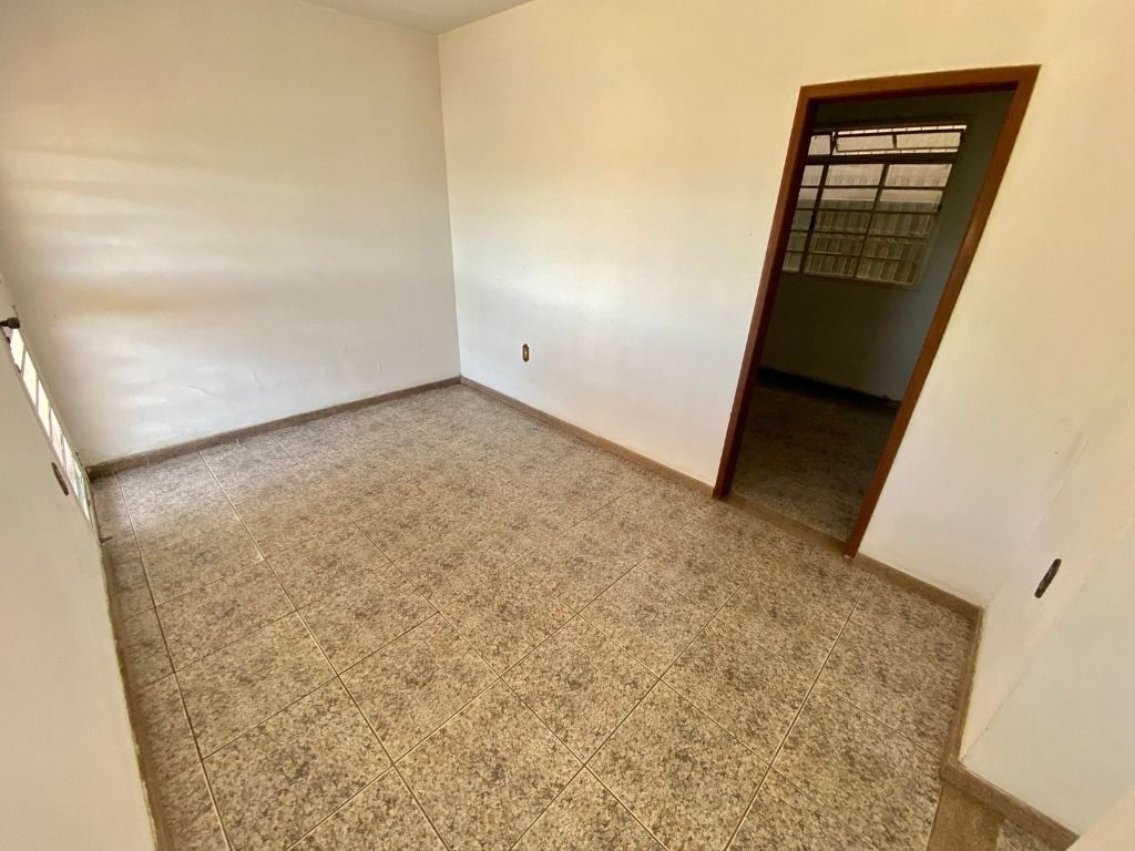 Foto do imóvel: Casa com 2 Quartos à Venda, 110 m² em Planalto - Belo Horizonte